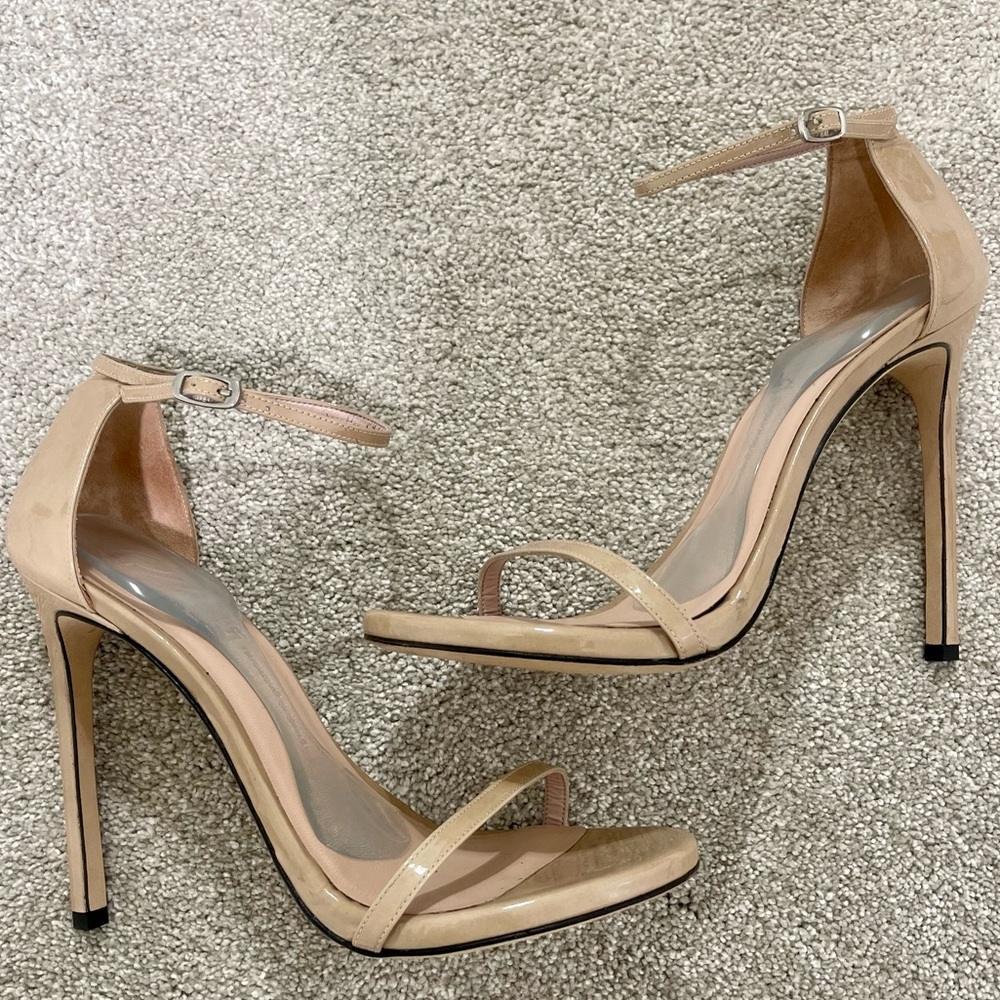 Gorgeous classic! Stuart Weitzman Nudist Beige Patent Leather, Sz 11